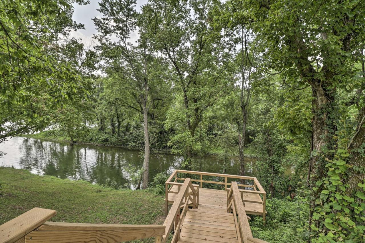 Mountain Home Cottage With Deck On White River! Gassville Kültér fotó